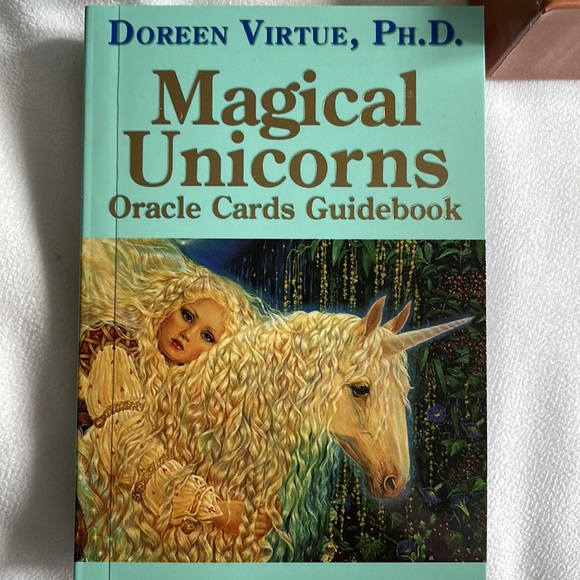 Doreen Virtue Magical Unicorns Oracle Cards - Picture 4 of 7